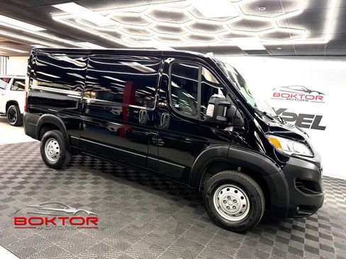 Used 2023 RAM ProMaster 2500 FWD image 1