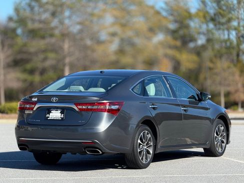 Used 2017 Toyota Avalon XLE w/ Carpet Mat Package image 10