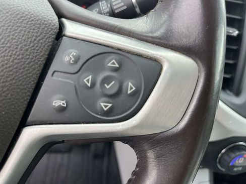 Used 2018 GMC Acadia SLT FWD image 32