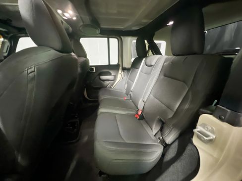 Used 2022 Jeep Wrangler Unlimited Sport image 27