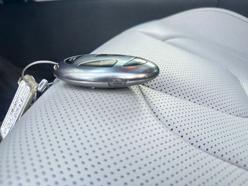 Used 2025 Hyundai Elantra Limited image 22