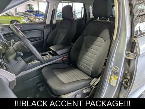 Used 2024 Ford Edge SE w/ Black Appearance Package image 12