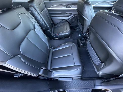 New 2025 Jeep Grand Cherokee L Limited w/ Black Appearance Package image 14