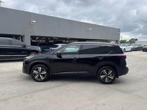 Used 2024 Nissan Rogue SL FWD image 9