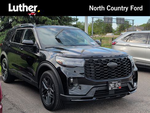 Used 2025 Ford Explorer ST-Line w/ ST-Line Street Pack AWD/4WD image 1