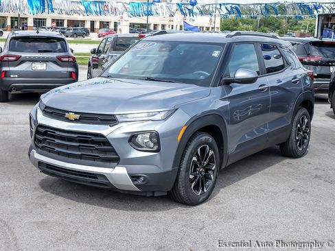 Used 2021 Chevrolet TrailBlazer LT w/ Convenience Package FWD image 3