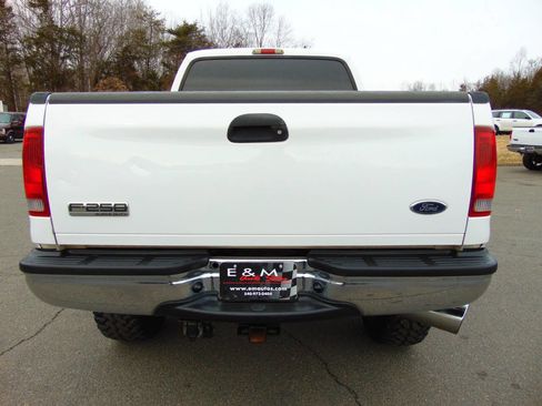 Used 2004 Ford F250 XLT image 4