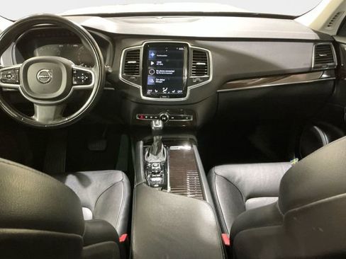 Used 2019 Volvo XC90 T5 Momentum w/ Multimedia Package image 11