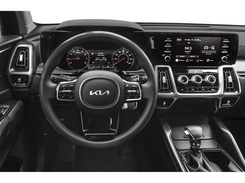 Used 2023 Kia Sorento LX FWD image 4