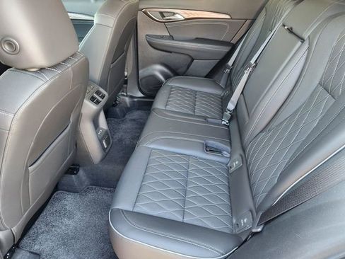 Used 2023 Buick Envision Avenir AWD/4WD image 29
