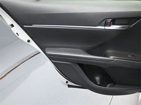 Used 2024 Toyota Camry SE image 22