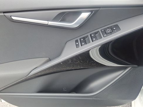 New 2025 Kia Niro Wind w/ Wind Preserve Package image 13