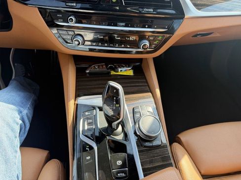 Used 2021 BMW 530i xDrive w/ M Sport Package AWD/4WD image 16