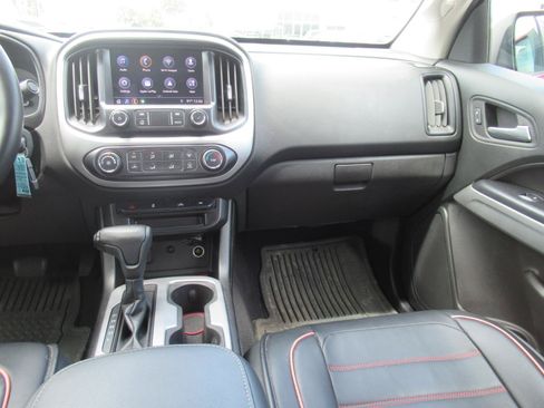Used 2020 Chevrolet Colorado LT w/ LPO, Premium Interior Package AWD/4WD image 17