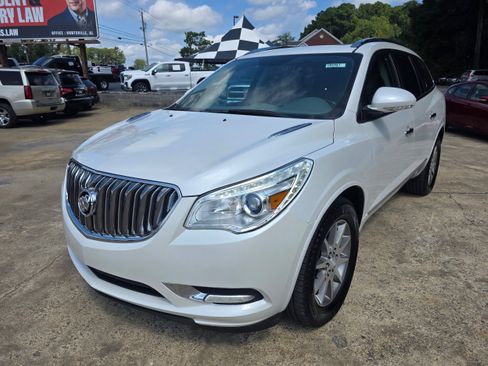 Used 2017 Buick Enclave Leather FWD image 1