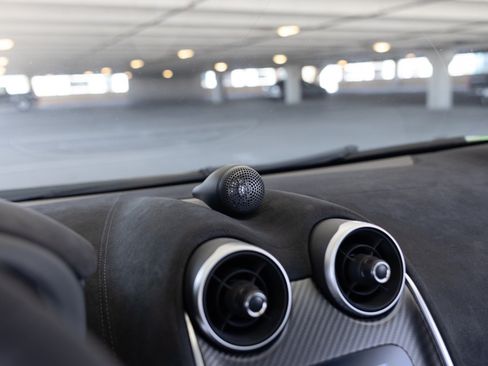 Used 2020 McLaren 620R RWD image 50