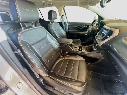 Used 2023 GMC Acadia Denali w/ Denali Ultimate Package FWD image 31