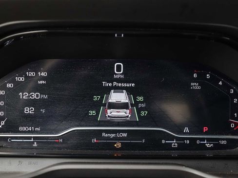 Used 2023 GMC Yukon Denali RWD image 29