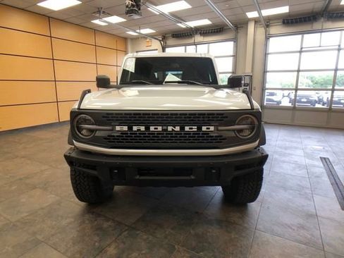 New 2025 Ford Bronco Badlands image 2