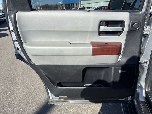 Used 2013 Toyota Sequoia Platinum image 31