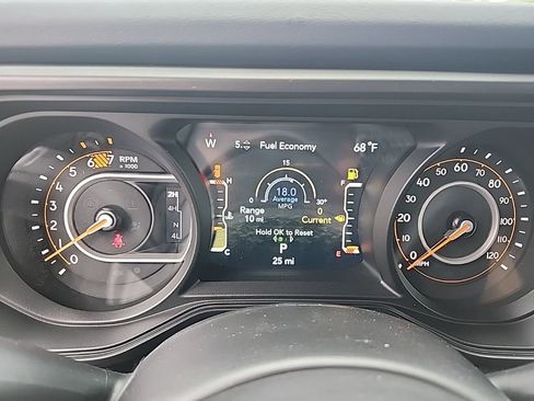 New 2025 Jeep Wrangler Unlimited Sahara AWD/4WD image 28