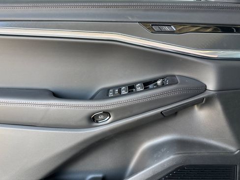 New 2025 Jeep Wagoneer S Limited image 10