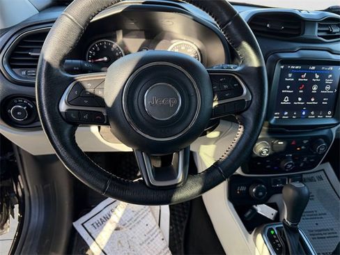 Used 2022 Jeep Renegade Latitude w/ Convenience Group image 8