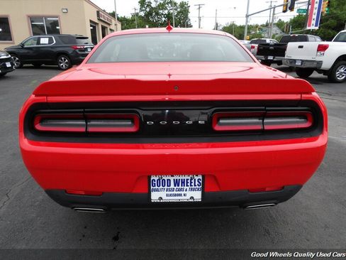 Used 2018 Dodge Challenger SXT Plus RWD image 6