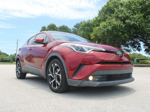 Used 2018 Toyota C-HR XLE FWD image 20