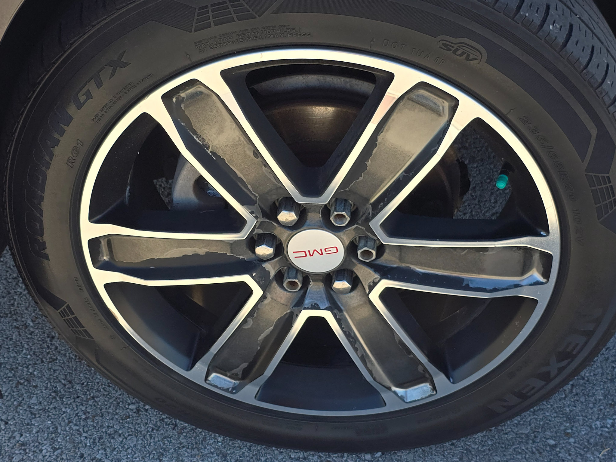 Used 2017 GMC Acadia Denali w/ Technology Package AWD/4WD image 3