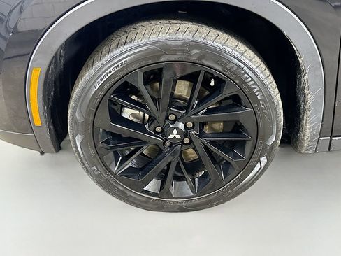 Used 2023 Mitsubishi Outlander SE Black Edition image 8