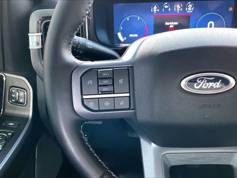 Used 2025 Ford F250 Lariat w/ Black Appearance Package image 10