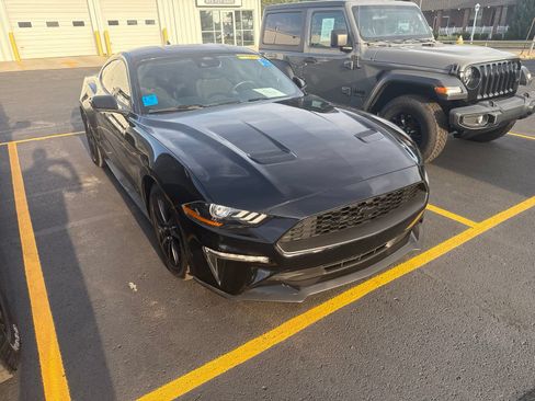 Used 2021 Ford Mustang Coupe RWD image 9