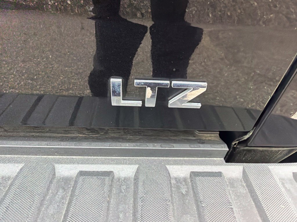 Used 2018 Chevrolet Silverado 1500 LTZ Z71 w/ LTZ Plus Package AWD/4WD image 10
