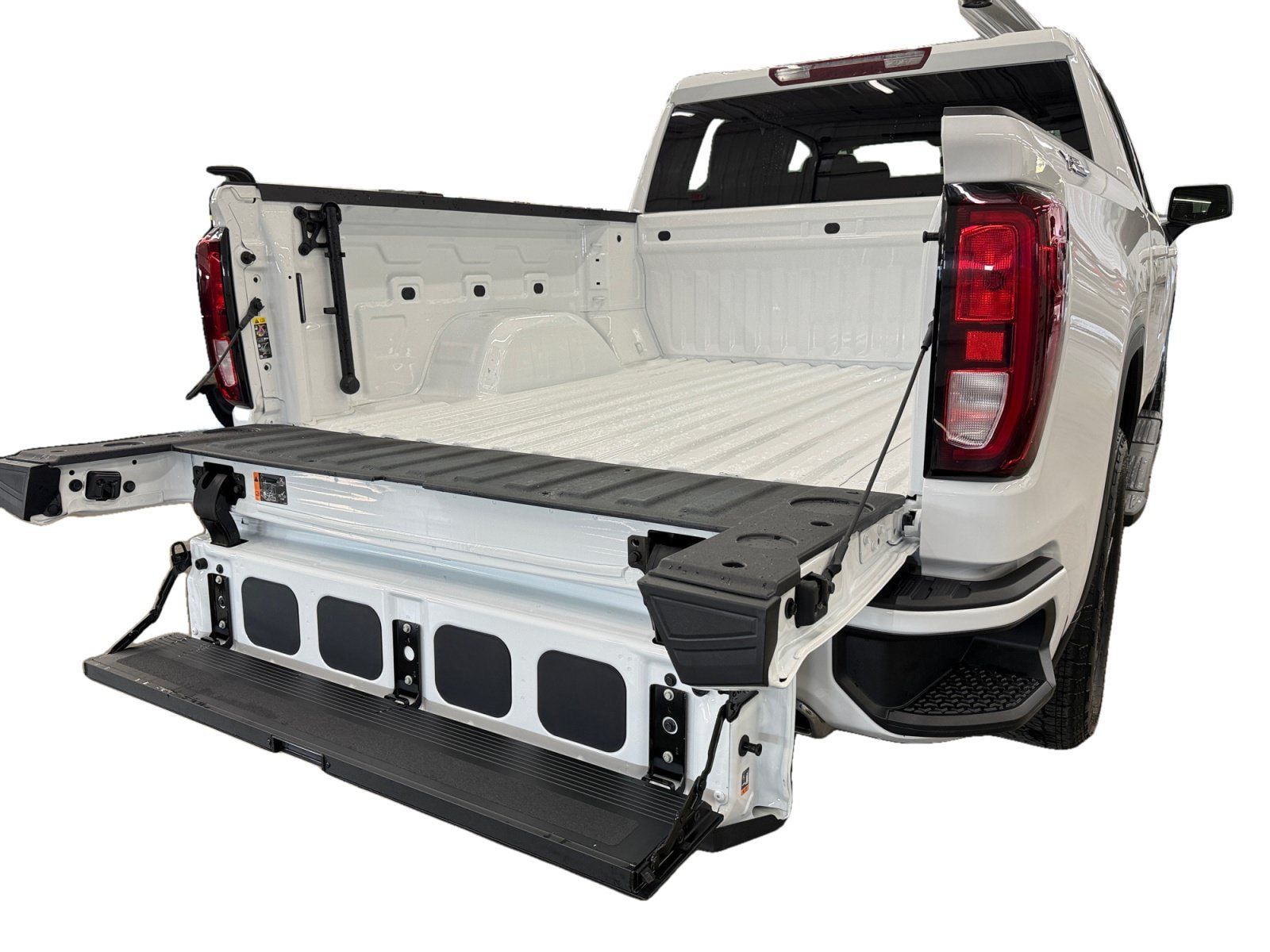 Used 2024 GMC Sierra 1500 Elevation w/ X31 Off-Road Package AWD/4WD image 28