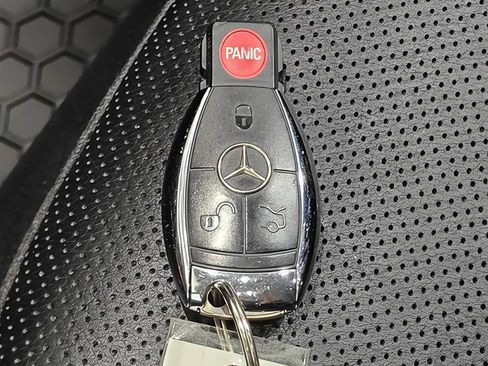 Used 2008 Mercedes-Benz E 550 4MATIC Sedan image 11
