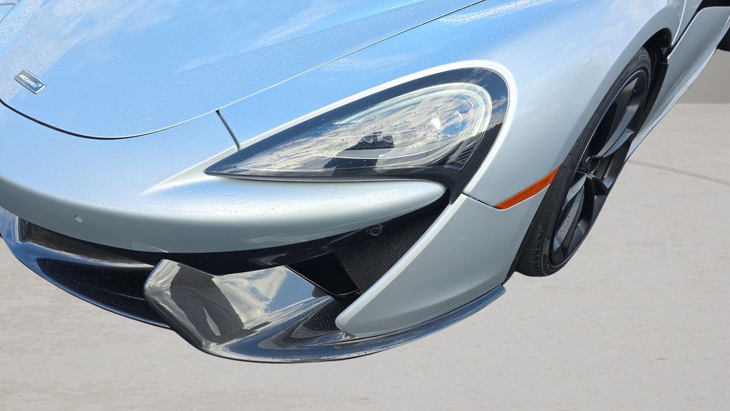 Used 2018 McLaren 570S Spider RWD image 9