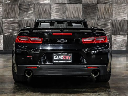 Used 2018 Chevrolet Camaro LT RWD image 9