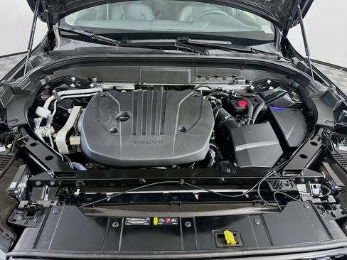 Used 2025 Volvo XC60 B5 Plus w/ Climate Package image 35