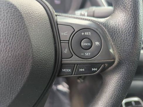 Used 2022 Toyota Corolla LE FWD image 15