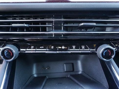 Used 2025 Chevrolet Traverse Z71 w/ LPO, Floor Liner Package image 24