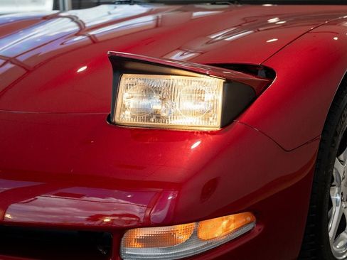 Used 2004 Chevrolet Corvette Coupe w/ Roof Package RWD image 13