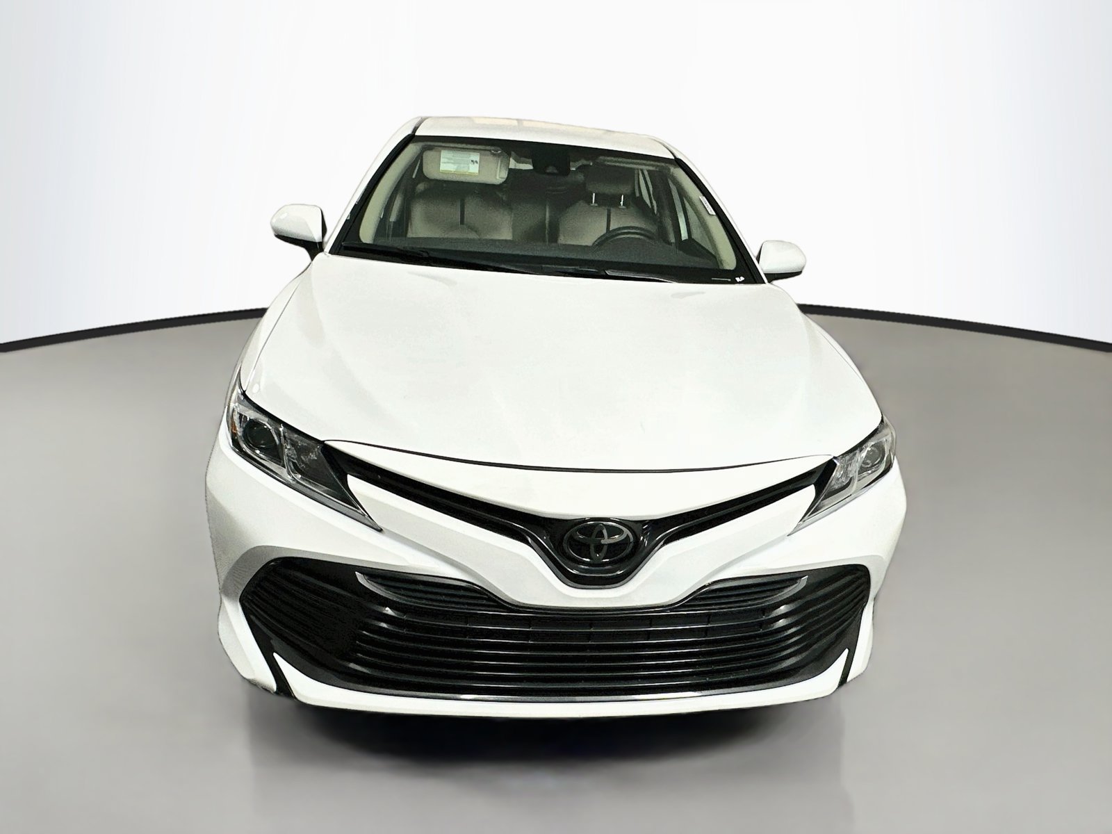 Used 2020 Toyota Camry LE FWD image 2