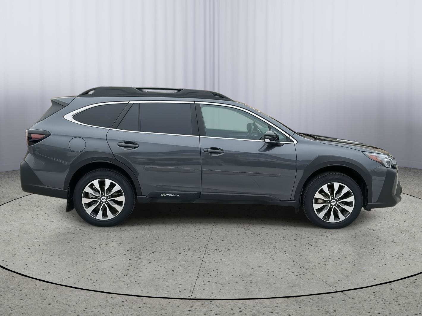 Used 2025 Subaru Outback Limited AWD/4WD image 6