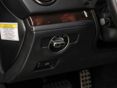 Used 2013 Mercedes-Benz SL 550 SL 550 Roadster 2D image 29