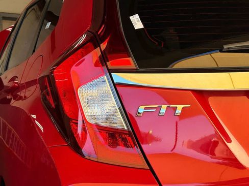 Used 2019 Honda Fit EX image 7
