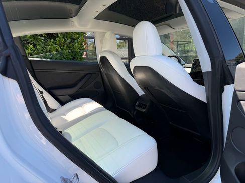 Used 2021 Tesla Model 3 Standard Range Plus image 35