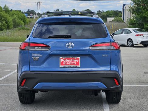Used 2026 Toyota Corolla Cross XLE w/ Convenience Package FWD image 5