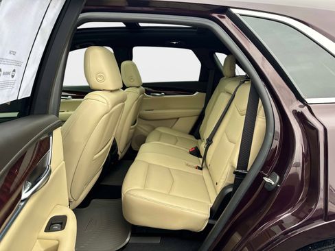 Used 2017 Cadillac XT5 Luxury image 23