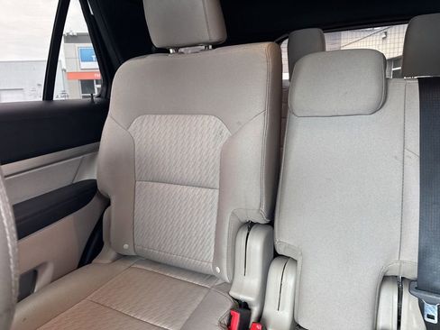 Used 2019 Ford Explorer FWD image 11